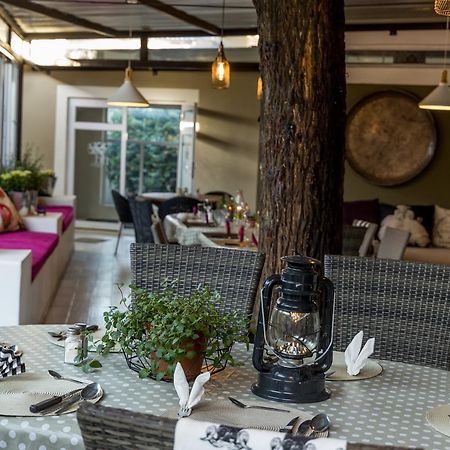 Village Boutique Hotel Otjiwarongo Extérieur photo
