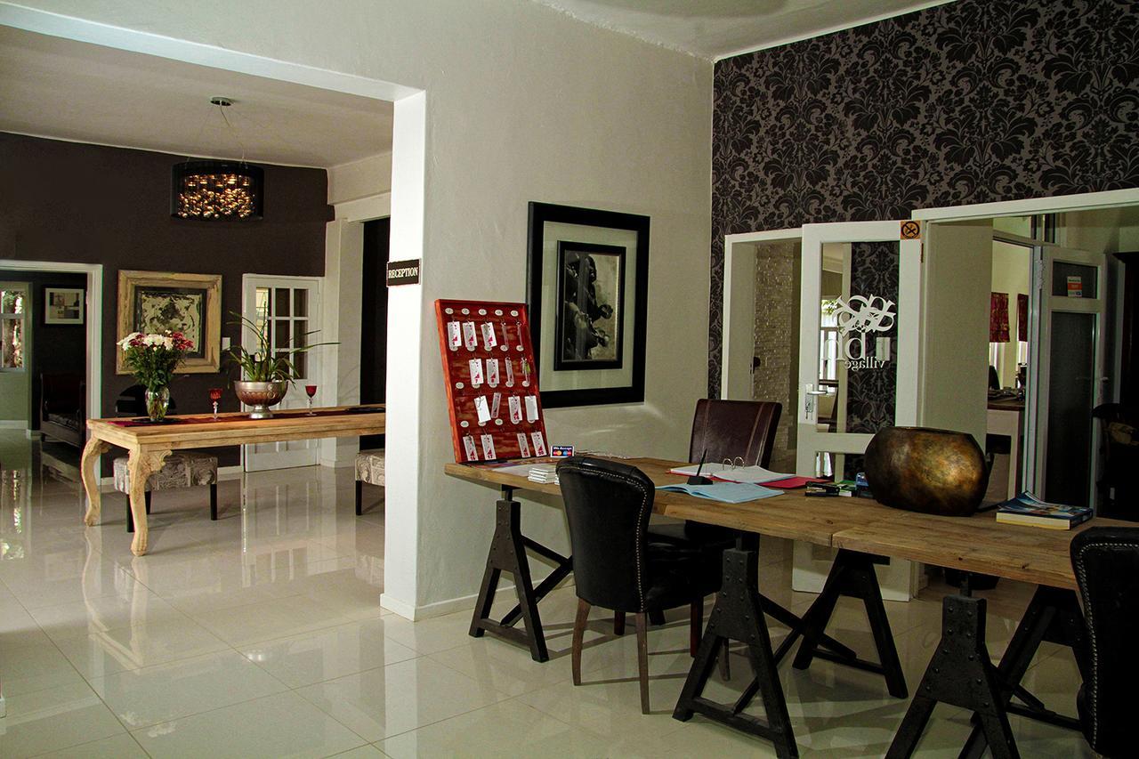 Village Boutique Hotel Otjiwarongo Extérieur photo