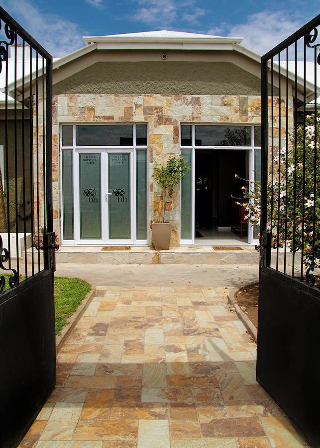 Village Boutique Hotel Otjiwarongo Extérieur photo