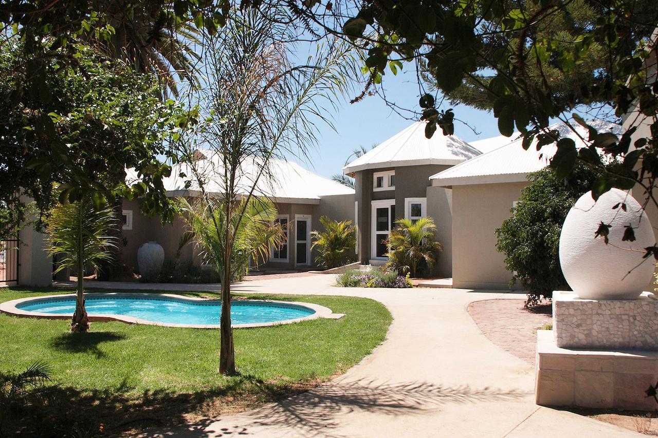 Village Boutique Hotel Otjiwarongo Extérieur photo