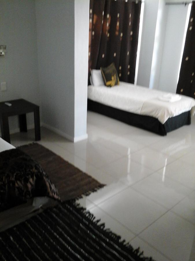 Village Boutique Hotel Otjiwarongo Chambre photo