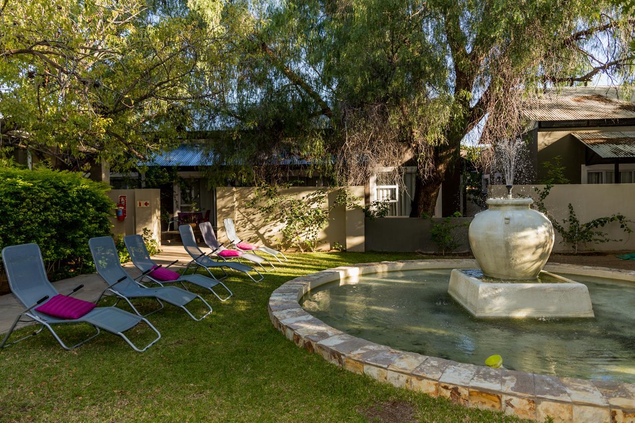 Village Boutique Hotel Otjiwarongo Extérieur photo