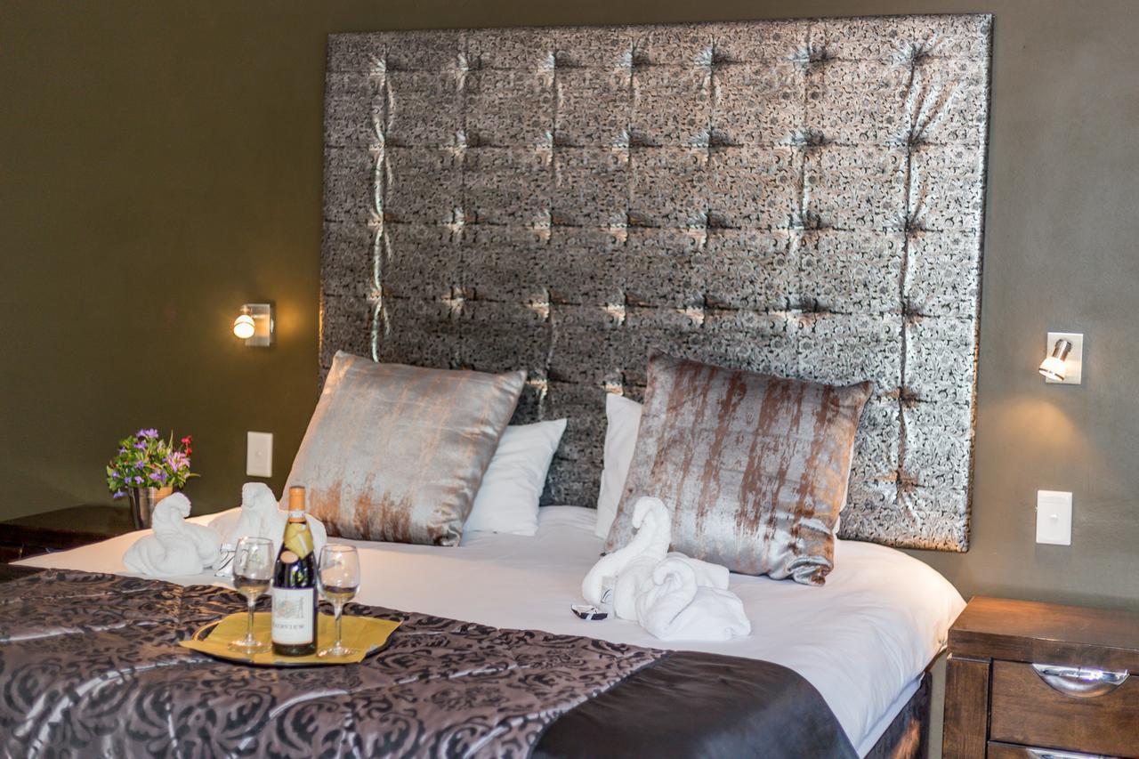 Village Boutique Hotel Otjiwarongo Extérieur photo