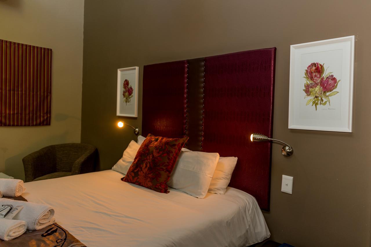 Village Boutique Hotel Otjiwarongo Extérieur photo