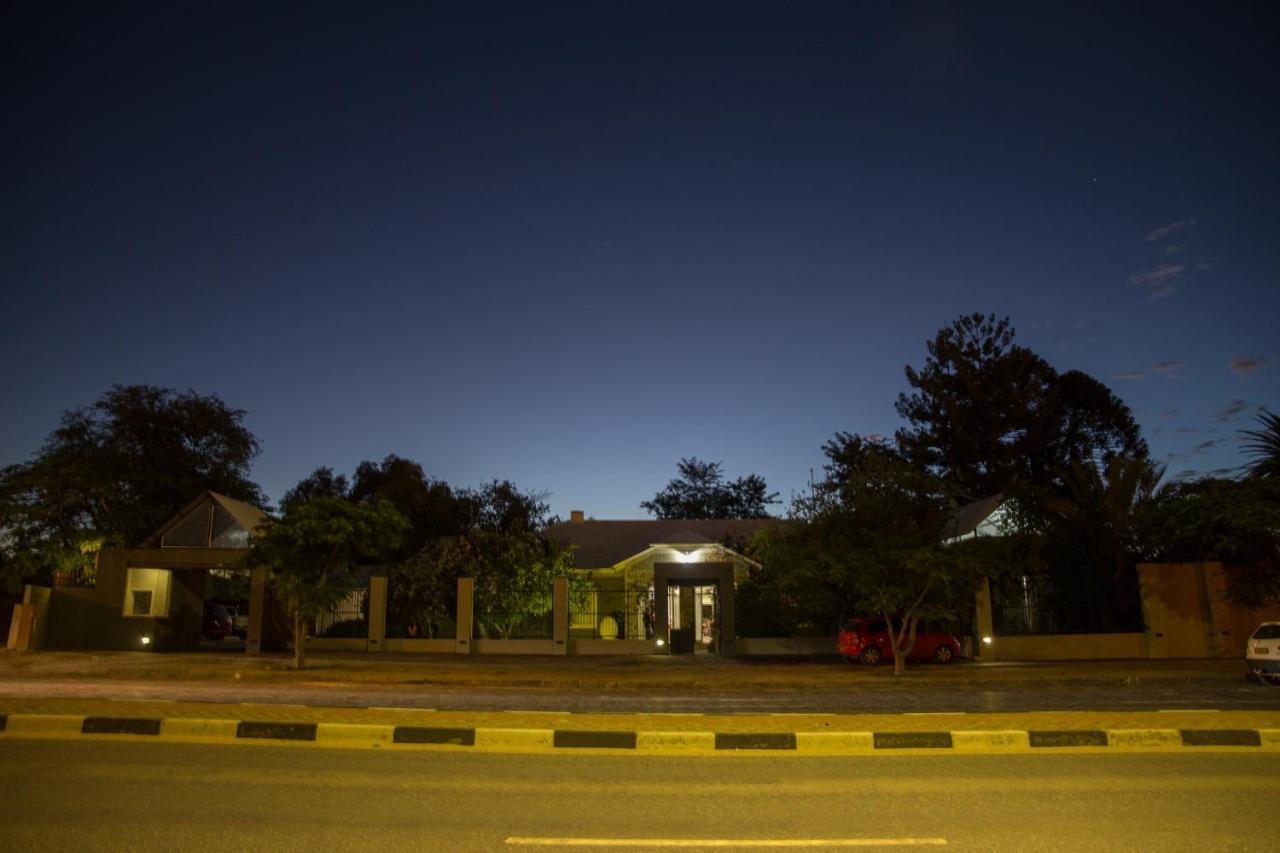 Village Boutique Hotel Otjiwarongo Extérieur photo